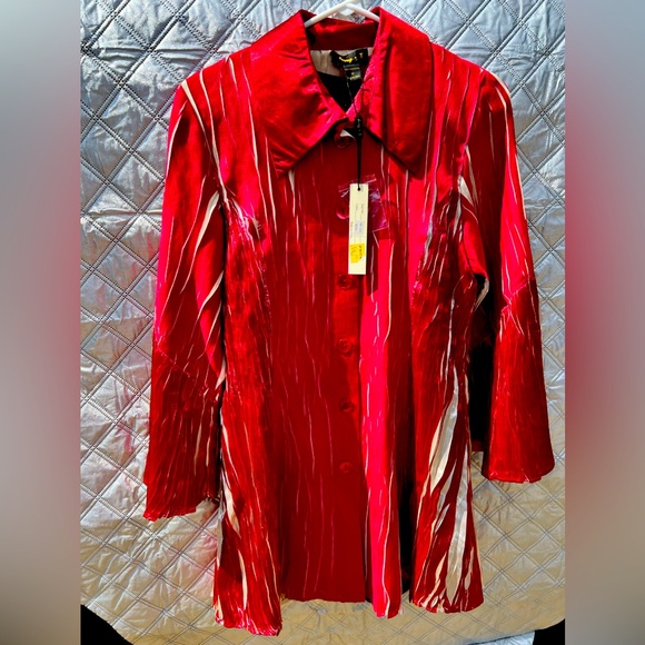 Top - Picture 1 of 1